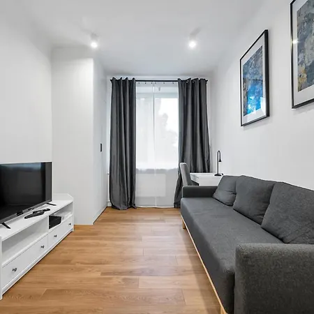 Dzielna Standard By Bookinghost *