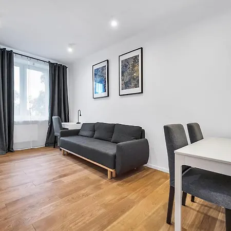 Dzielna Standard By Bookinghost *